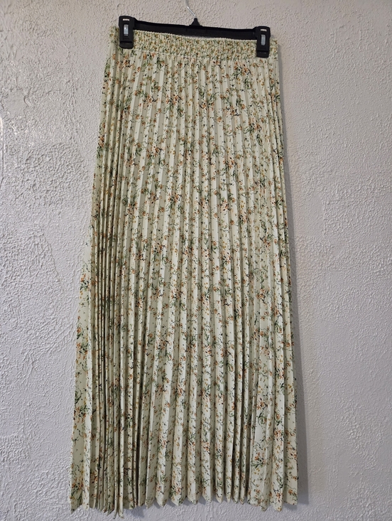 Max Studio Dresses & Skirts - Max Studio Floral Pleated Maxi Skirt in Cream and Green